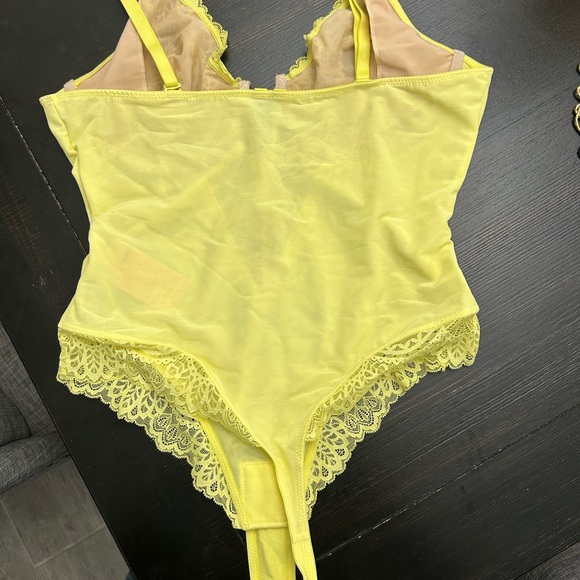 Popilush Shapewear Lace Deep V-Neck Sculpting Thong Bodysuit NWT - Picture 7 of 8